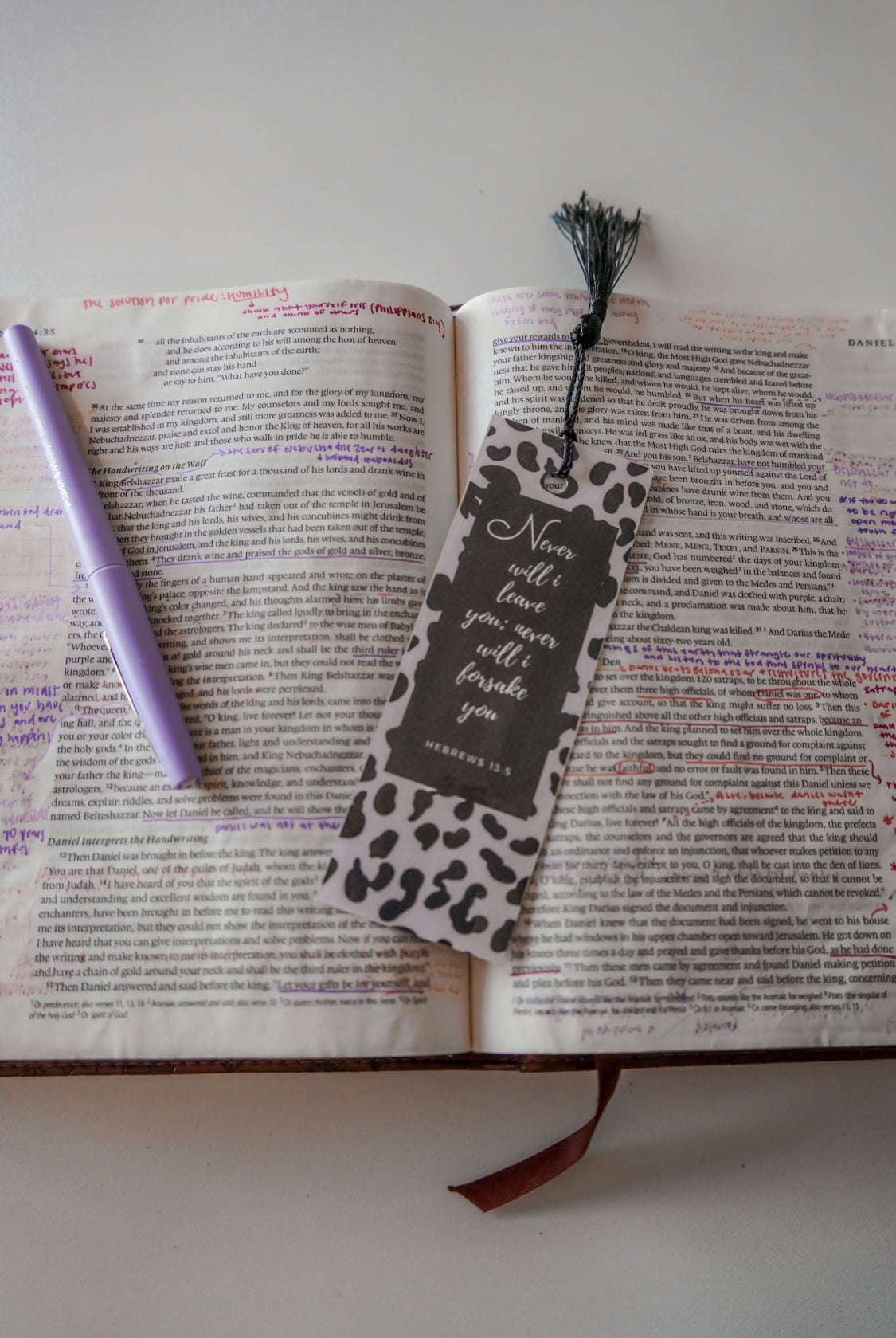 Black + White Bookmark Set