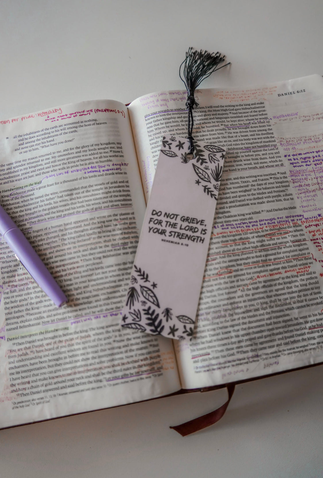 Black + White Bookmark Set
